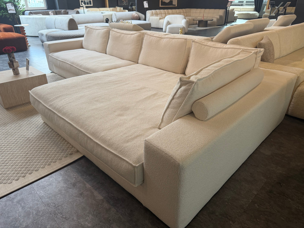 Sofa Mavelle mit XXL Liegeteil ab Ausstellung